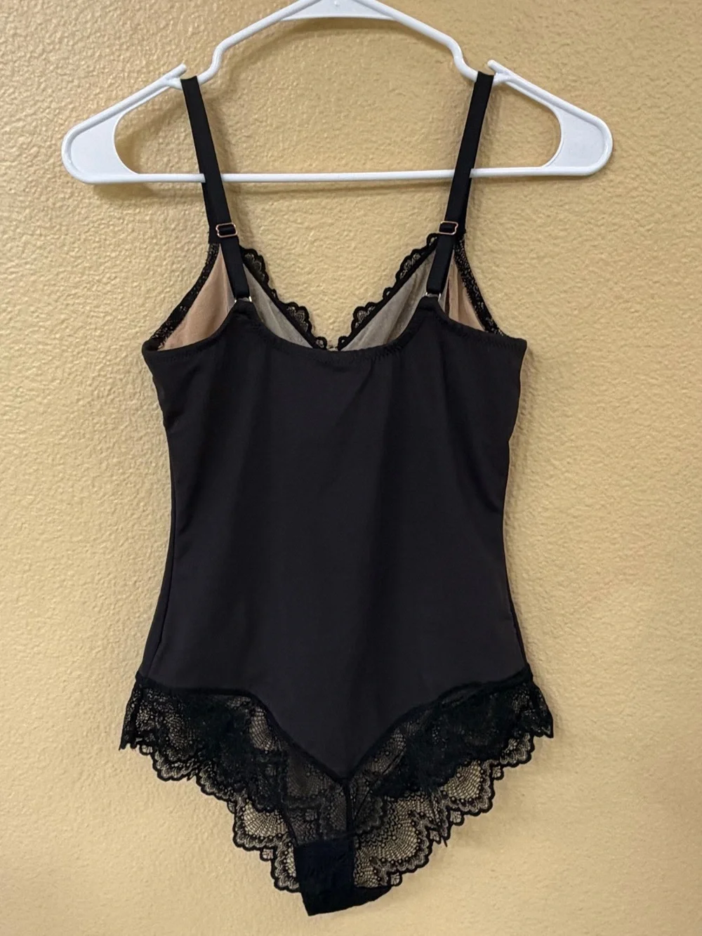NWT Pinsy Sculpting Lace Shapewear Bodysuit Black Lace Shaping Size Medium Long